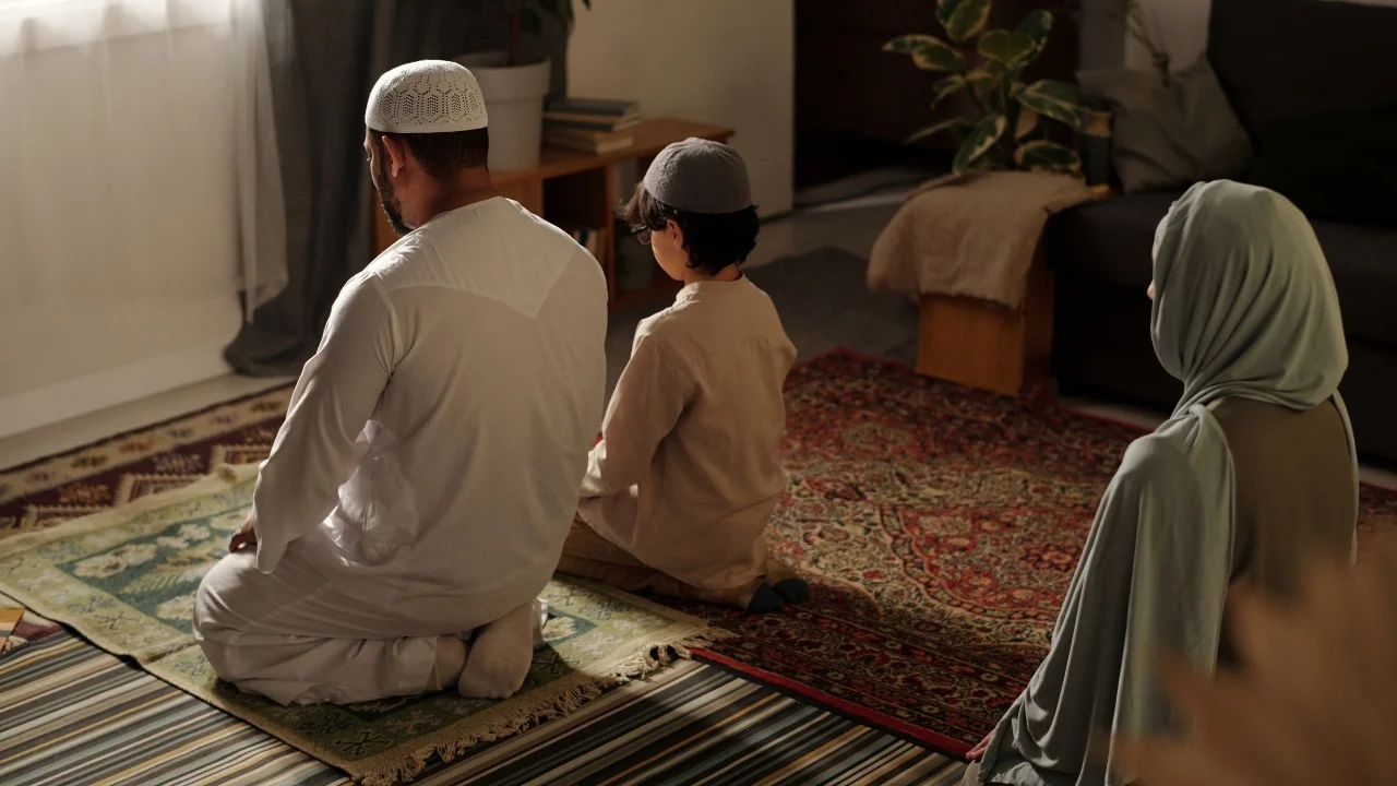 Building Emotional Resilience in Children Through Prophetic Character and Adab